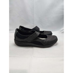 Clarks Women's Black Mary Jane Flats Cushioned Strap Shoes Size 7Used